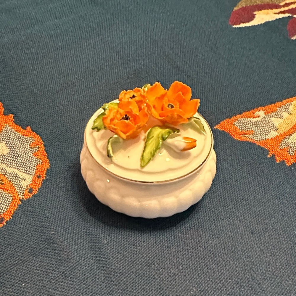 Vintage 60’s Napcoware Sculpted Poppies Bone China Lovely Trinket Dish 2 1/2”